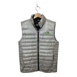The North Face 550 Gray Puffer Vest Size Small